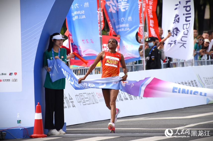 2023哈爾濱馬拉松賽鳴槍開跑