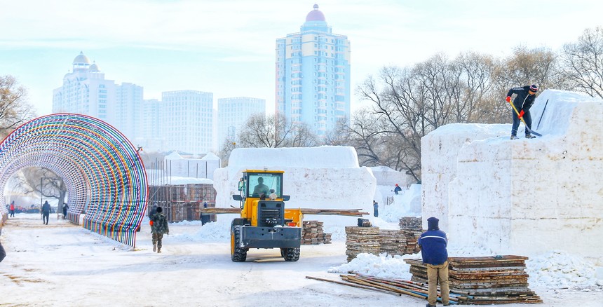 佳木斯市“冰雪大世界”緊鑼密鼓建設中