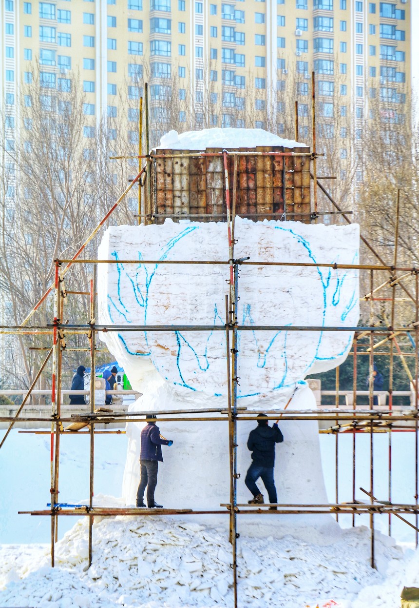 佳木斯市“冰雪大世界”緊鑼密鼓建設(shè)中
