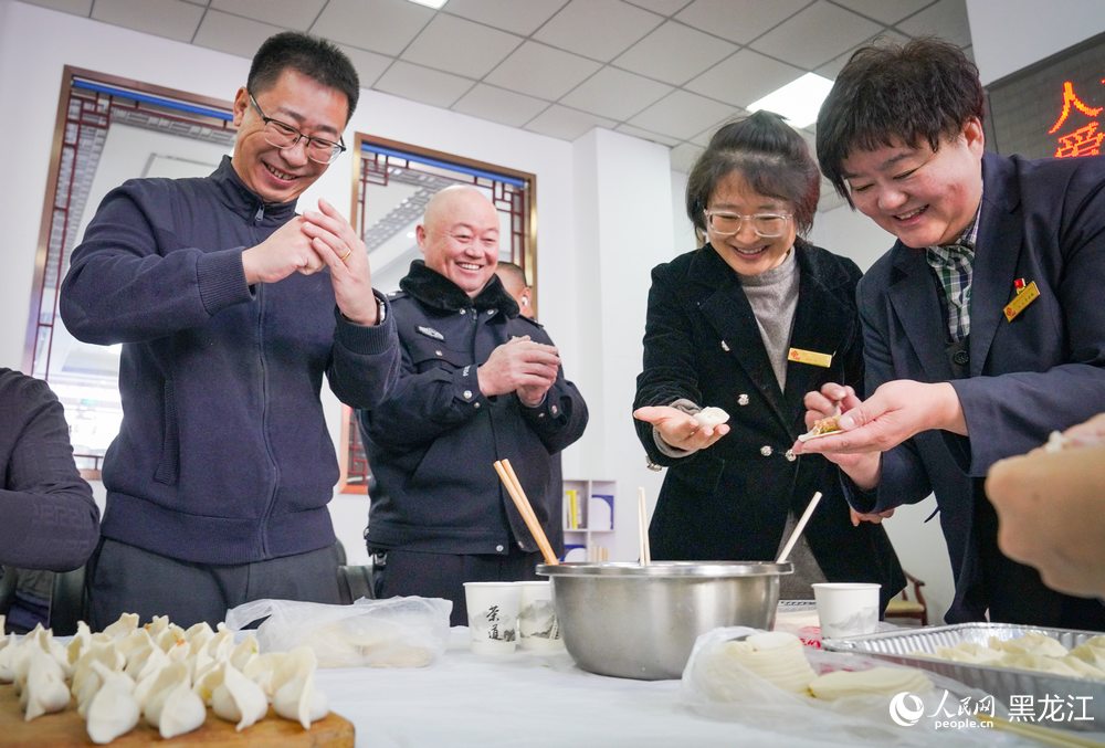 新春走基層丨社區里的“幸福年”